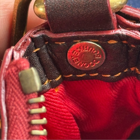 RARE Vintage Dooney & Bourke Brown Pebbled Leather Banana Shoulder Bag - Picture 11 of 15